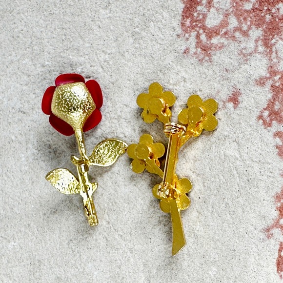 Set of 2 Vintage Gold Tone Enamel Flower Brooch Pins Red Rose & Pink Flowers - Picture 5 of 7